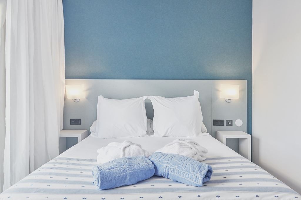 rooms-family-room-with-balcony-or-terrace