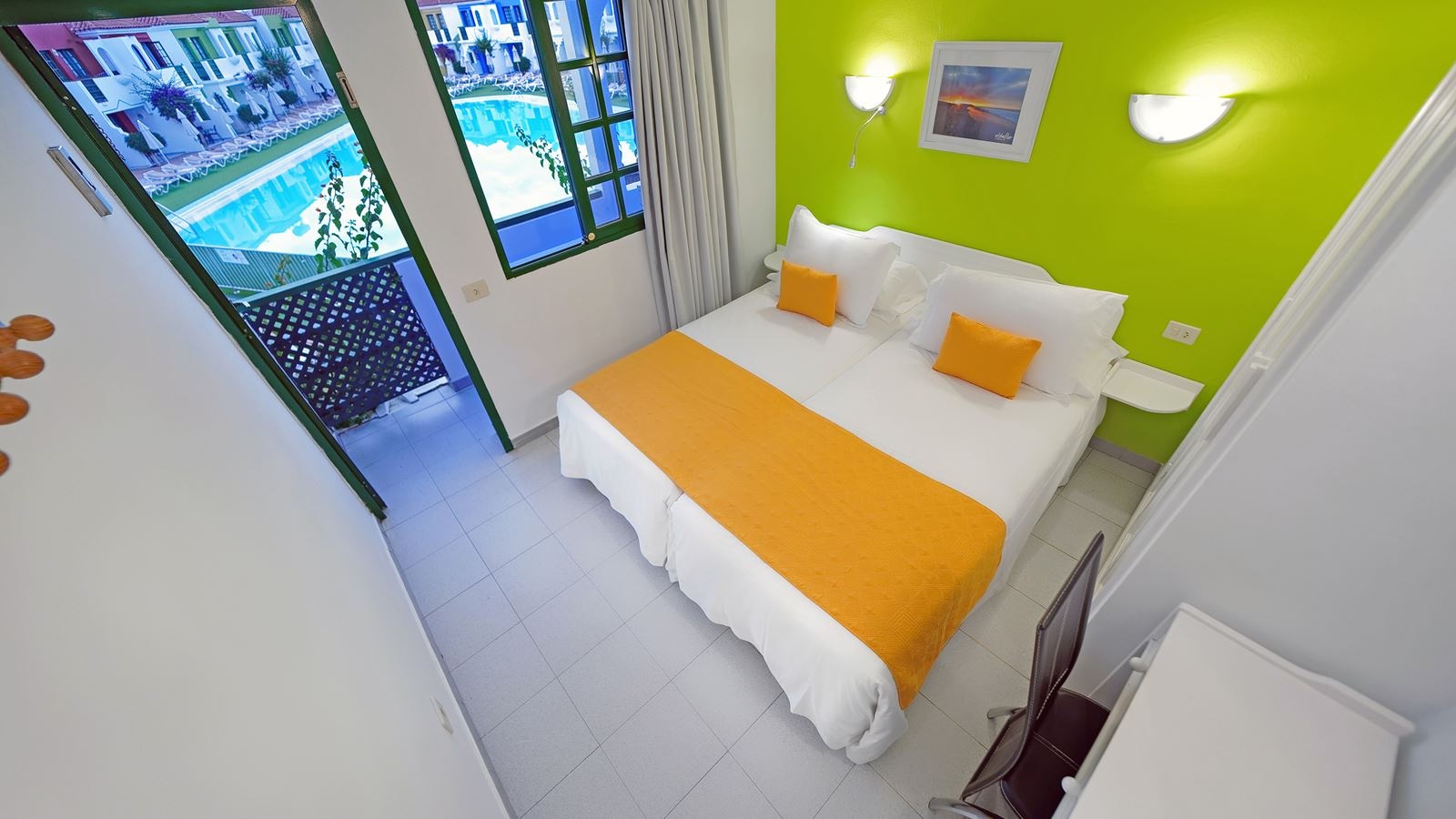 rooms-bungalow-pool-view