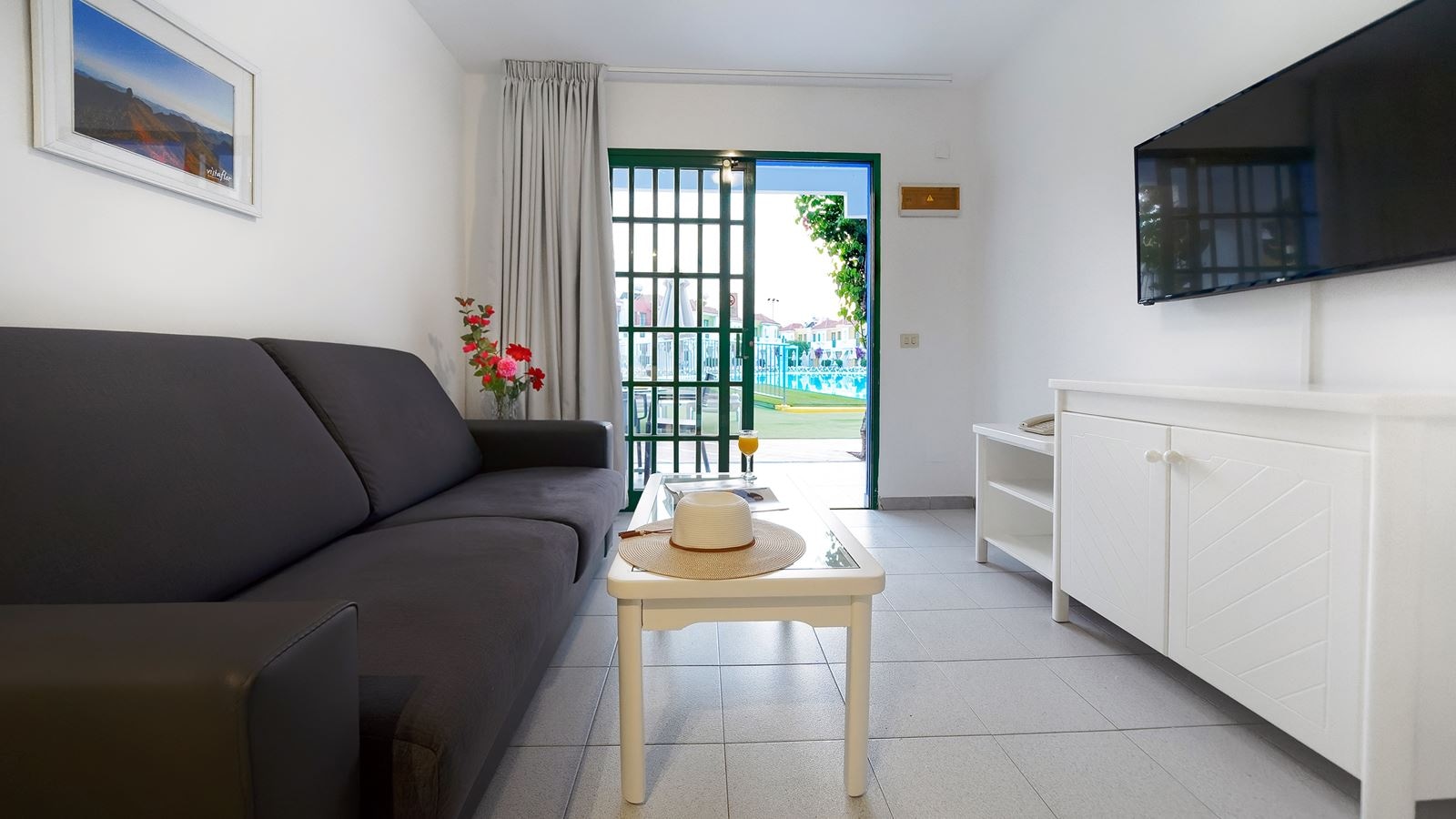 rooms-bungalow-pool-view