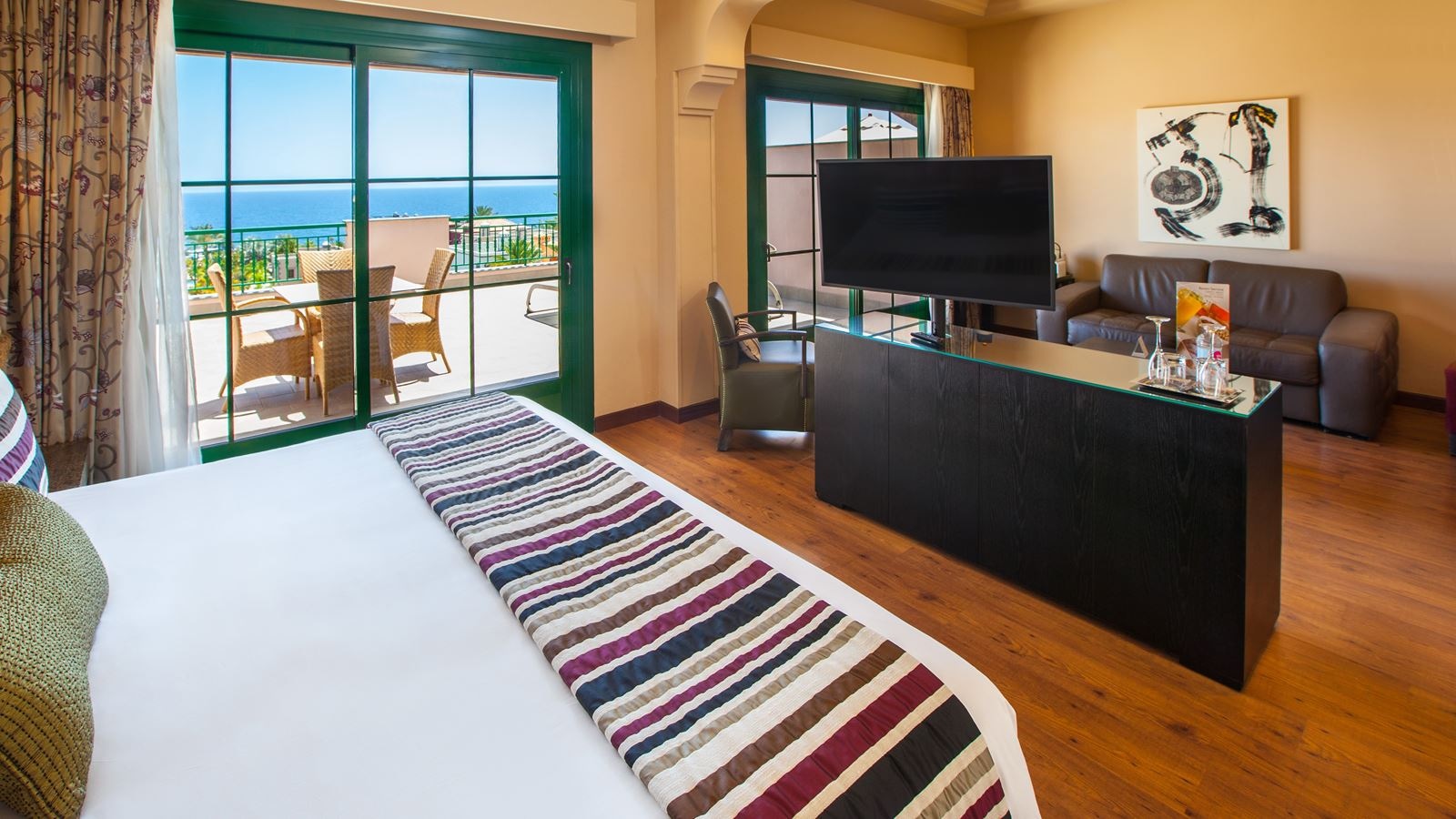rooms-ddev-deluxe-room-unique-with-balcony-or-terrace
