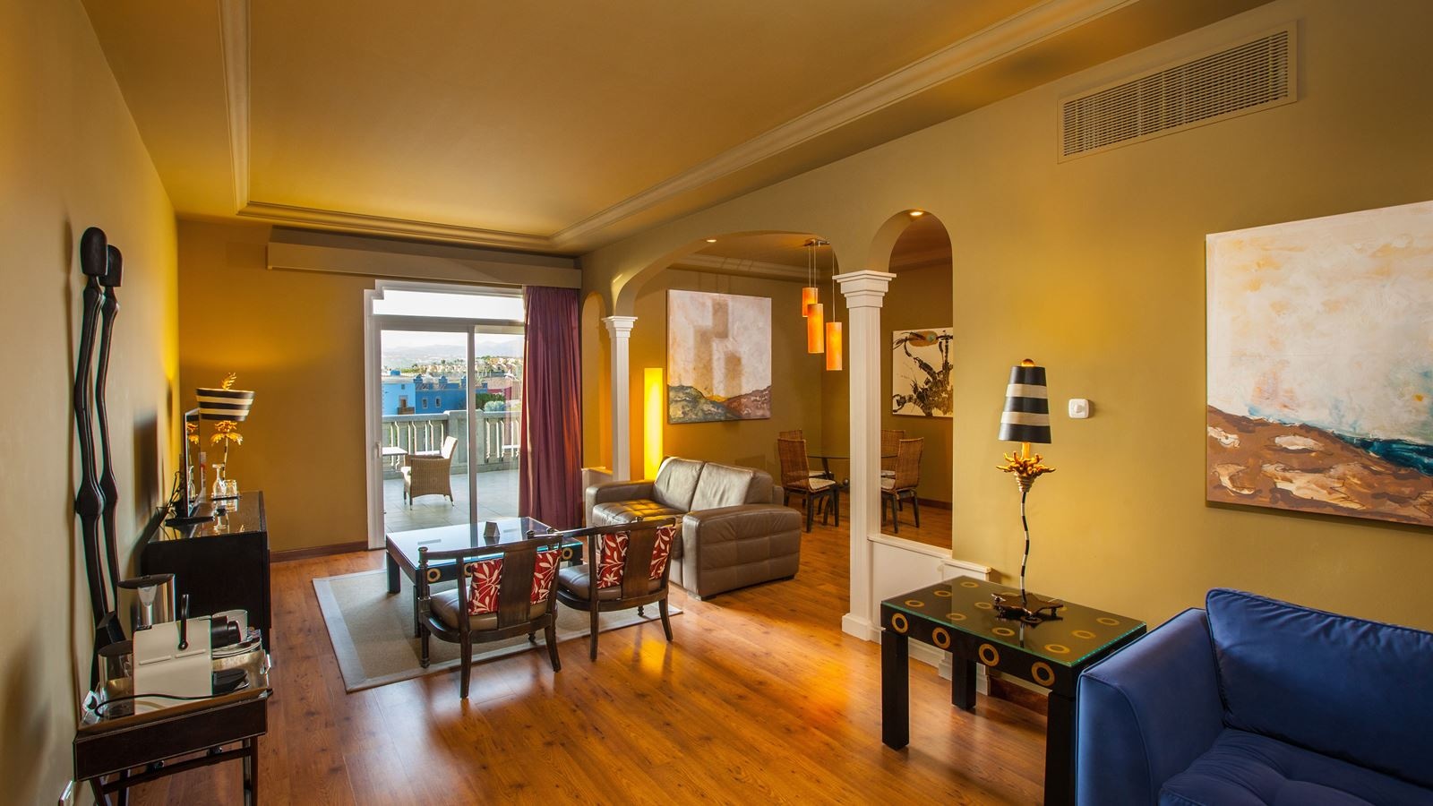 rooms-sus-superior-suite-unique-with-terrace-and-partial-sea-view