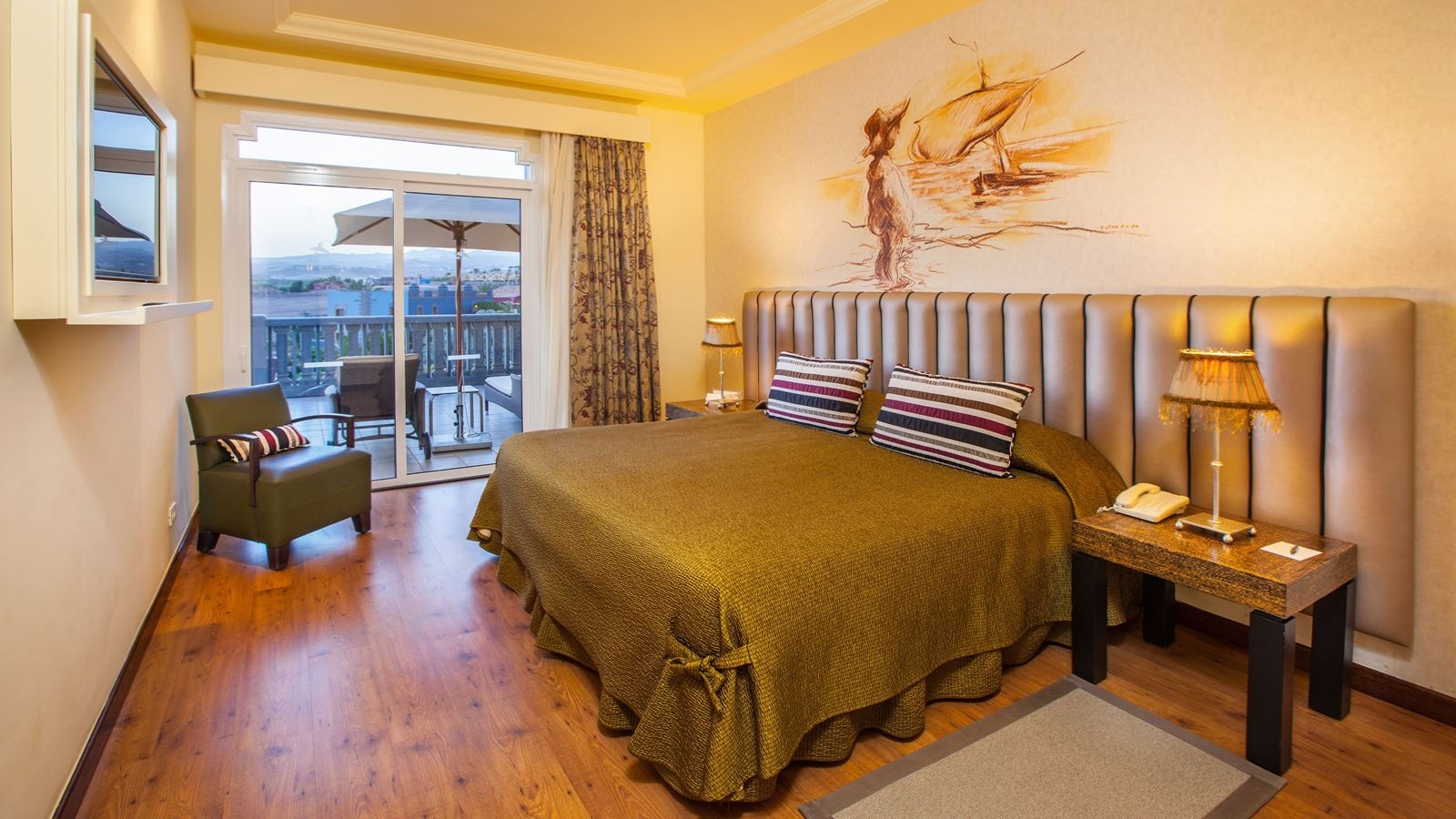 rooms-sus-single-use-superior-suite-unique-with-terrace-and-partial-sea-view