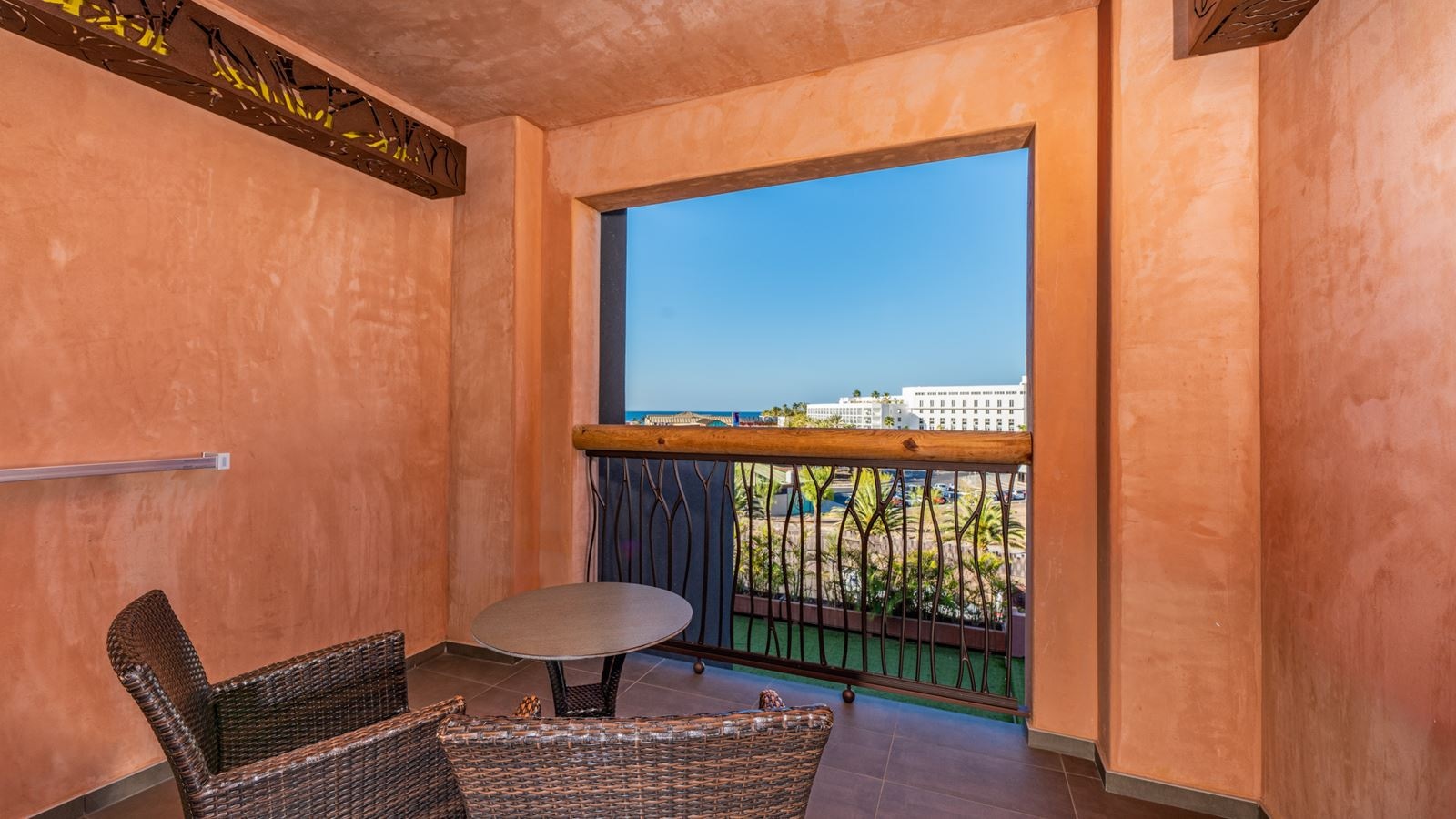 rooms-dst-double-standard-balcony