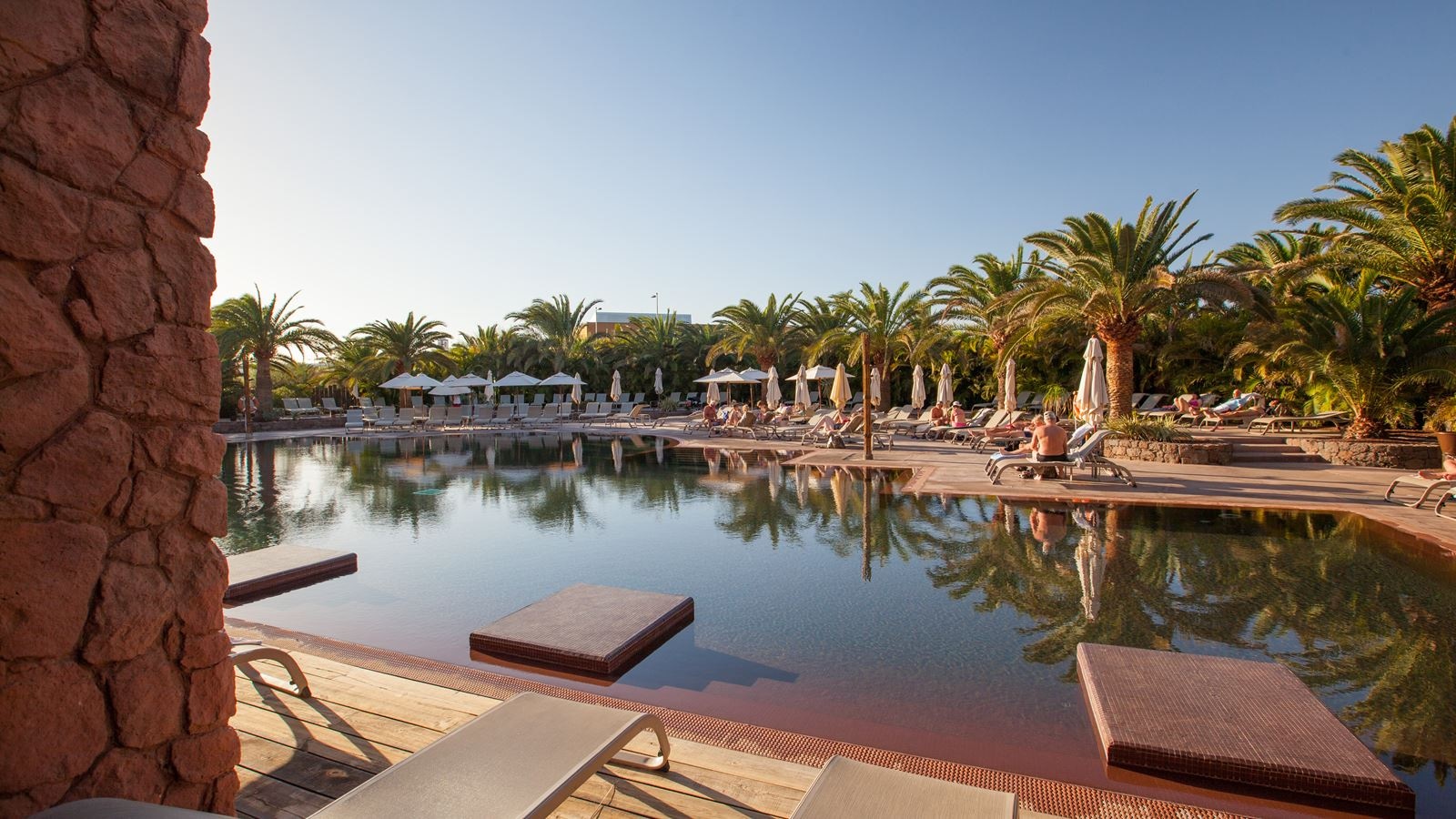 rooms-double-family-pool-terrace