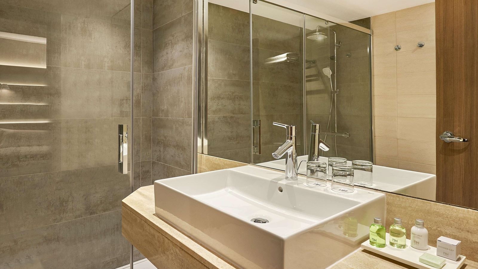 rooms-junior-suite-with-terrace