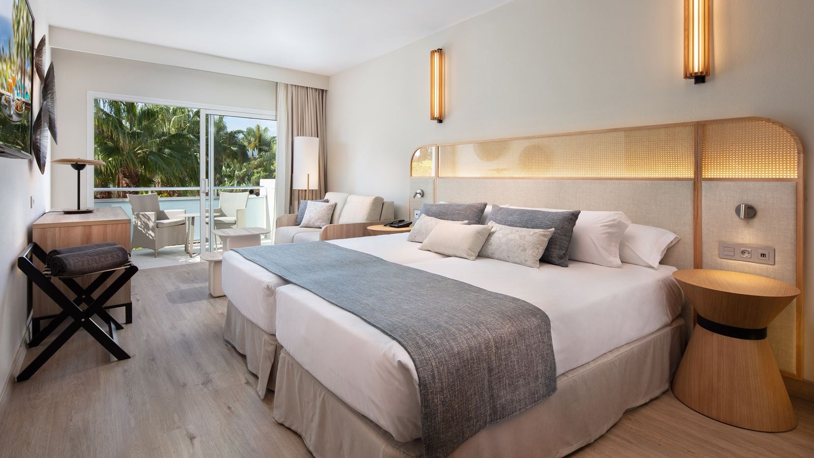 rooms-double-standard-with-balcony-doble-standard-single-use-with-balcony