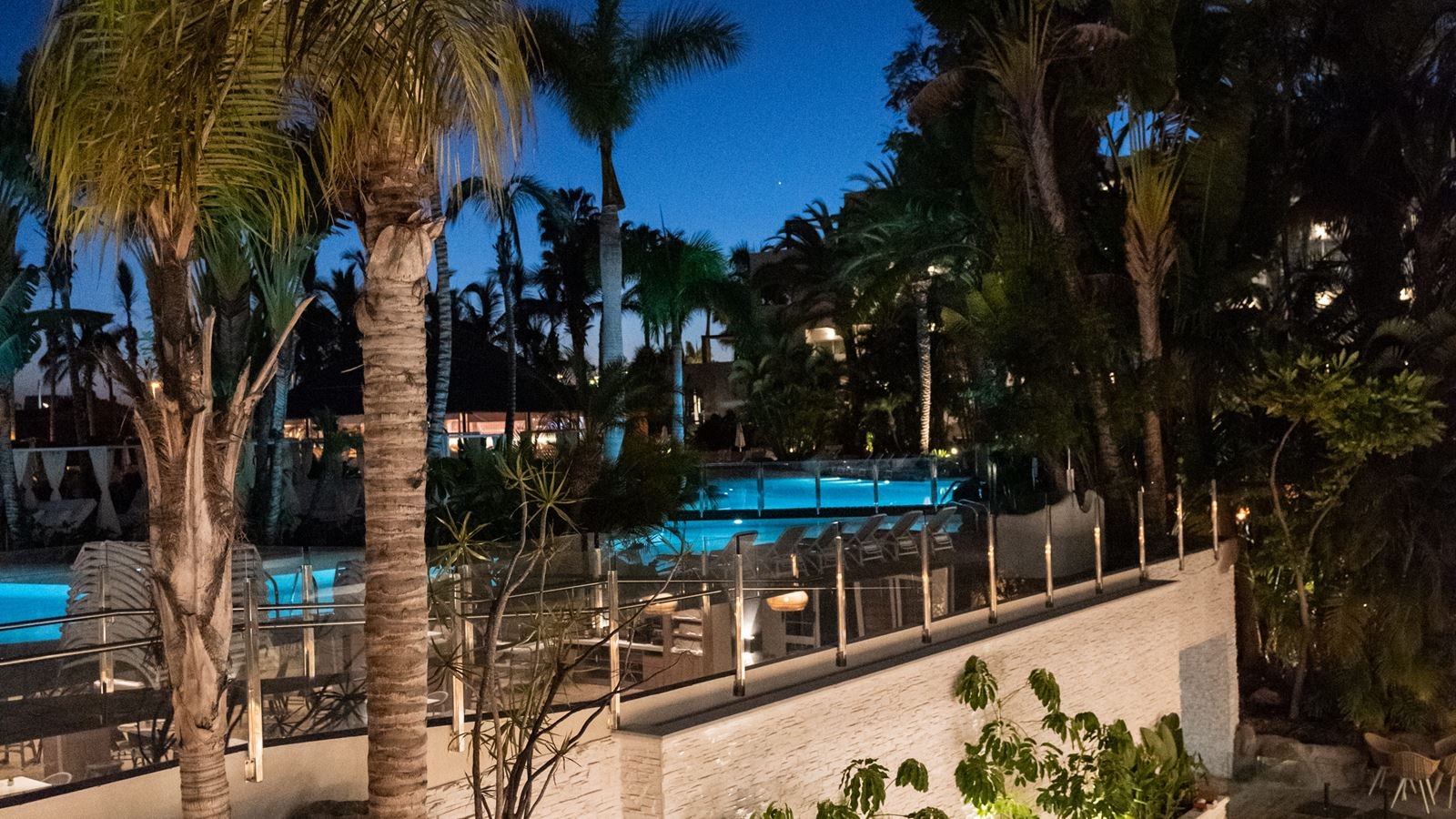 restaurants-food-market