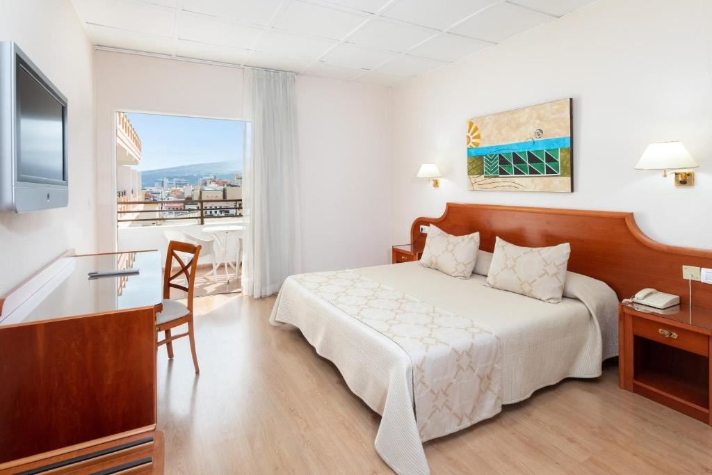 rooms-family-room-standard