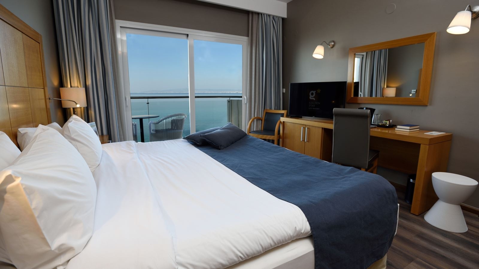 rooms-nereid-cocomat-room-with-front-sea-view