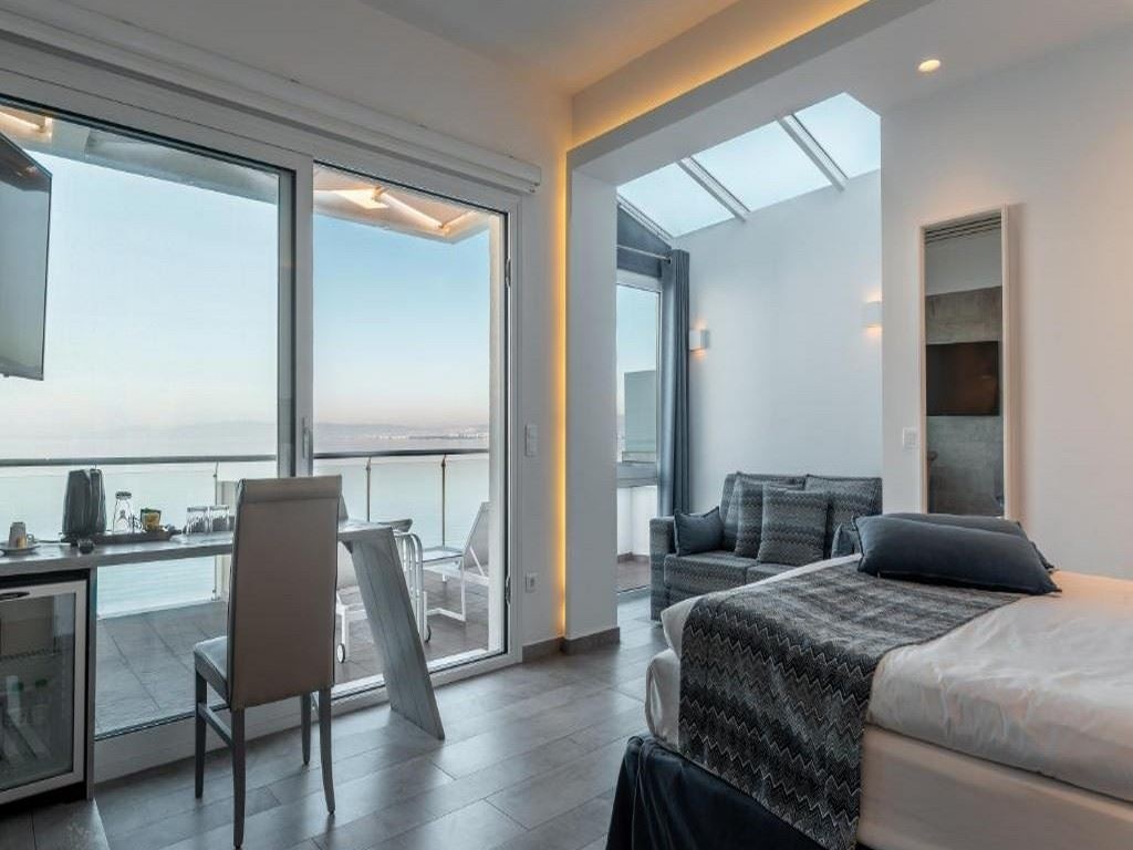 rooms-aeolus-suite-panoramic-sea-view