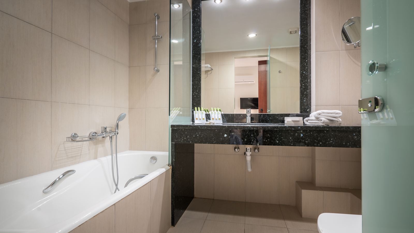 rooms-premium-room-swim-up