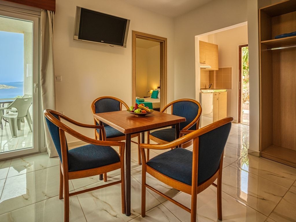 rooms-family-apartment