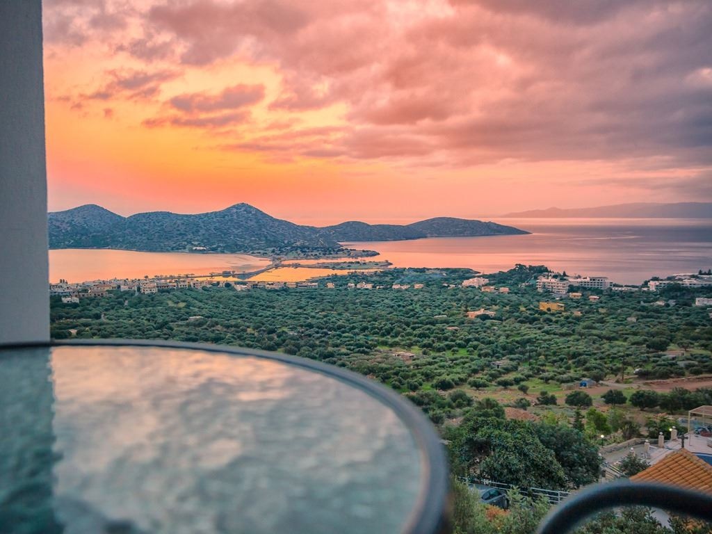 rooms-two-bedroom-family-apartment