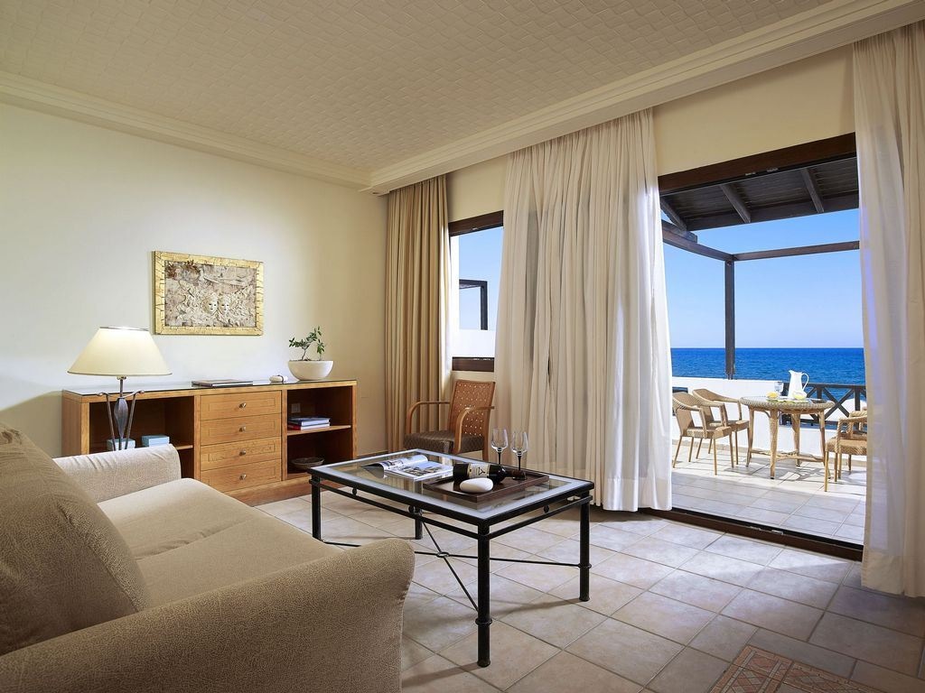 rooms-vip-suite-seafront-upper-floor