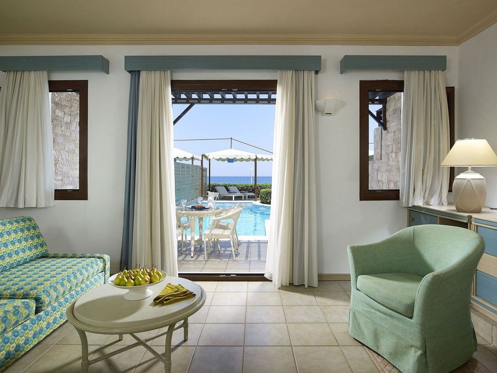 rooms-junior-suite-sea-front-private-pool