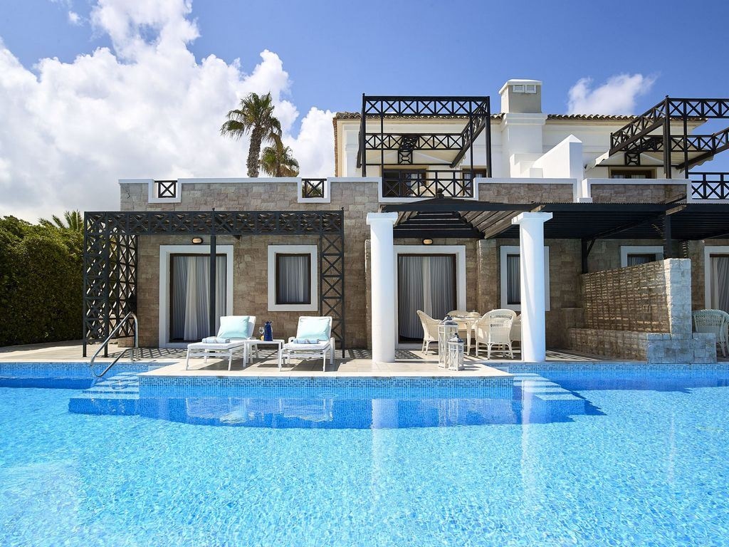 rooms-presidential-suite-sea-front-private-pool
