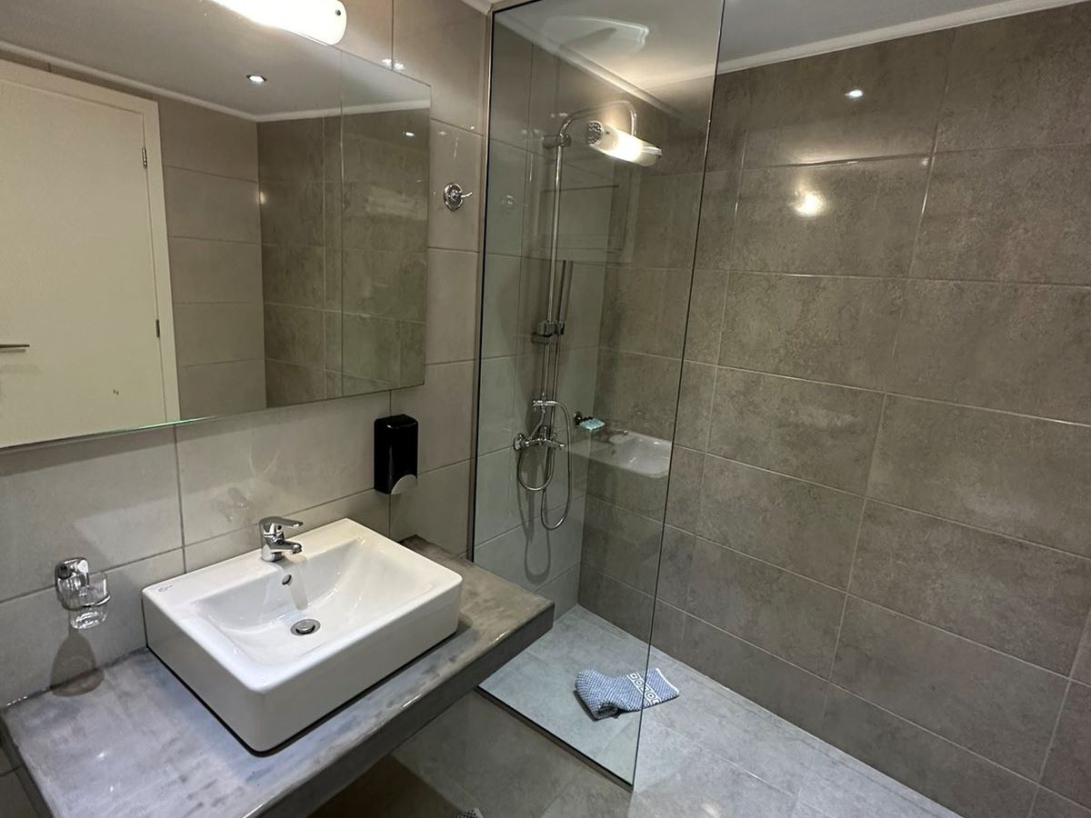 rooms-triple-room