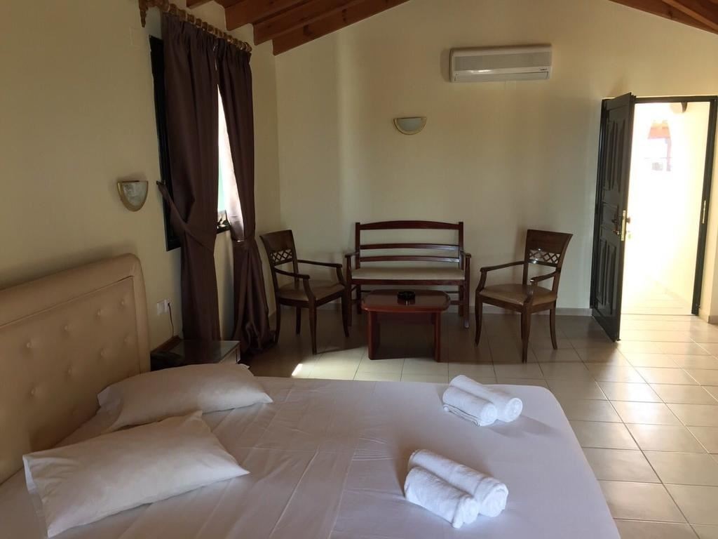 rooms-room-family-1-bedroom