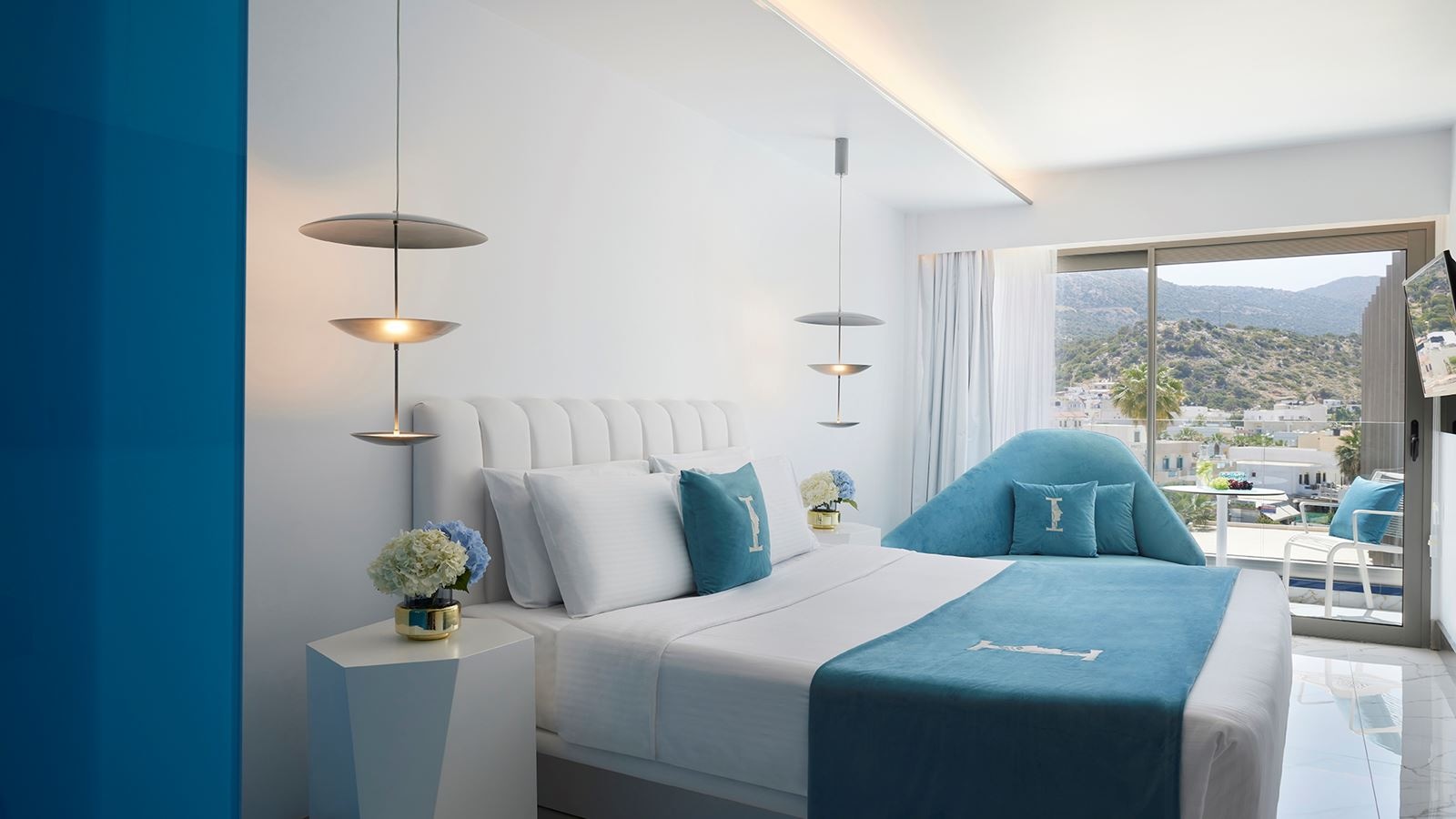 rooms-silver-double-land-view