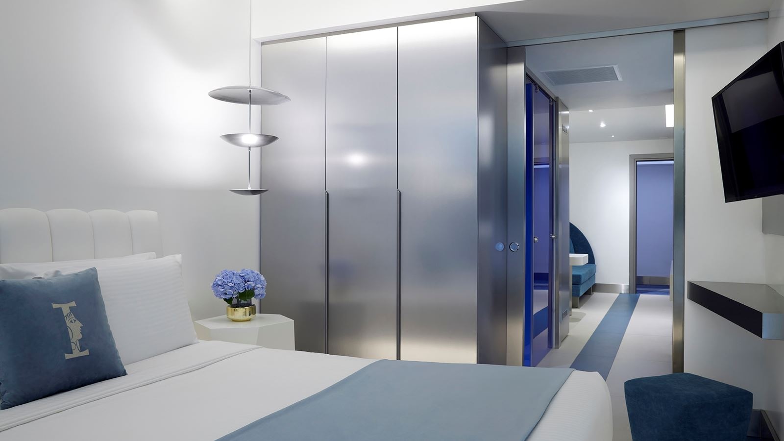 rooms-silver-triple-open-plan-land-view