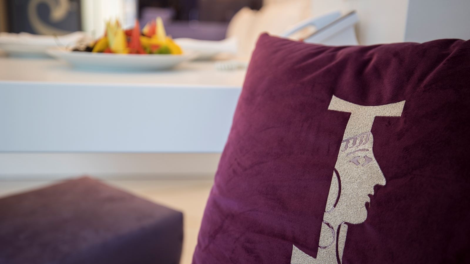 rooms-silver-junior-suite-land-view