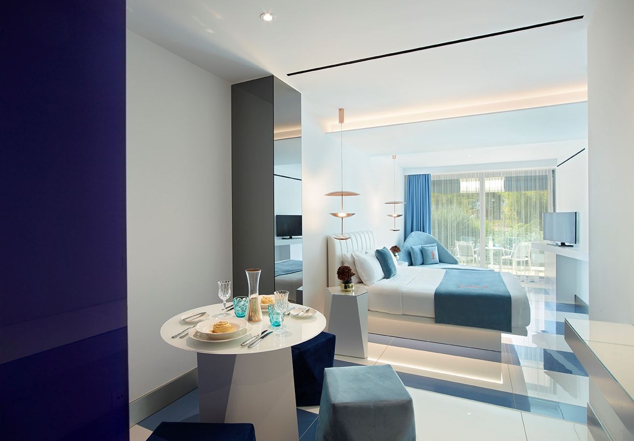 rooms-copper-junior-suite-land-view