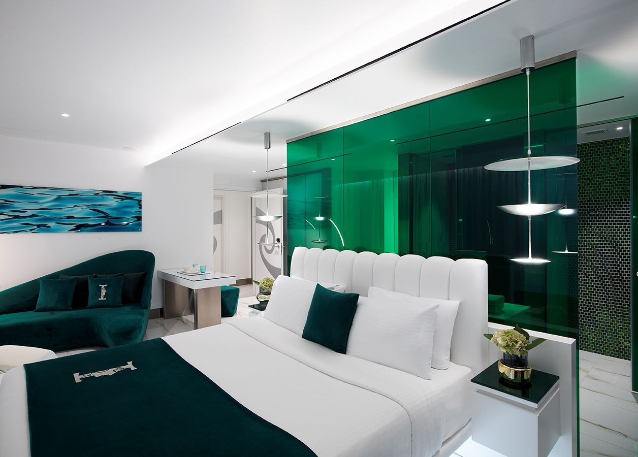 rooms-gold-sky-suite-with-panoramic-sea-view