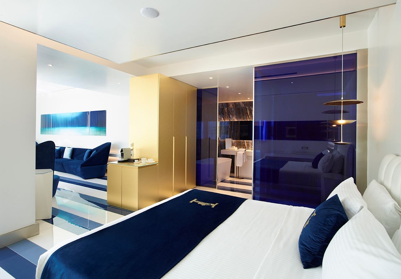 rooms-gold-star-suite-with-private-pool