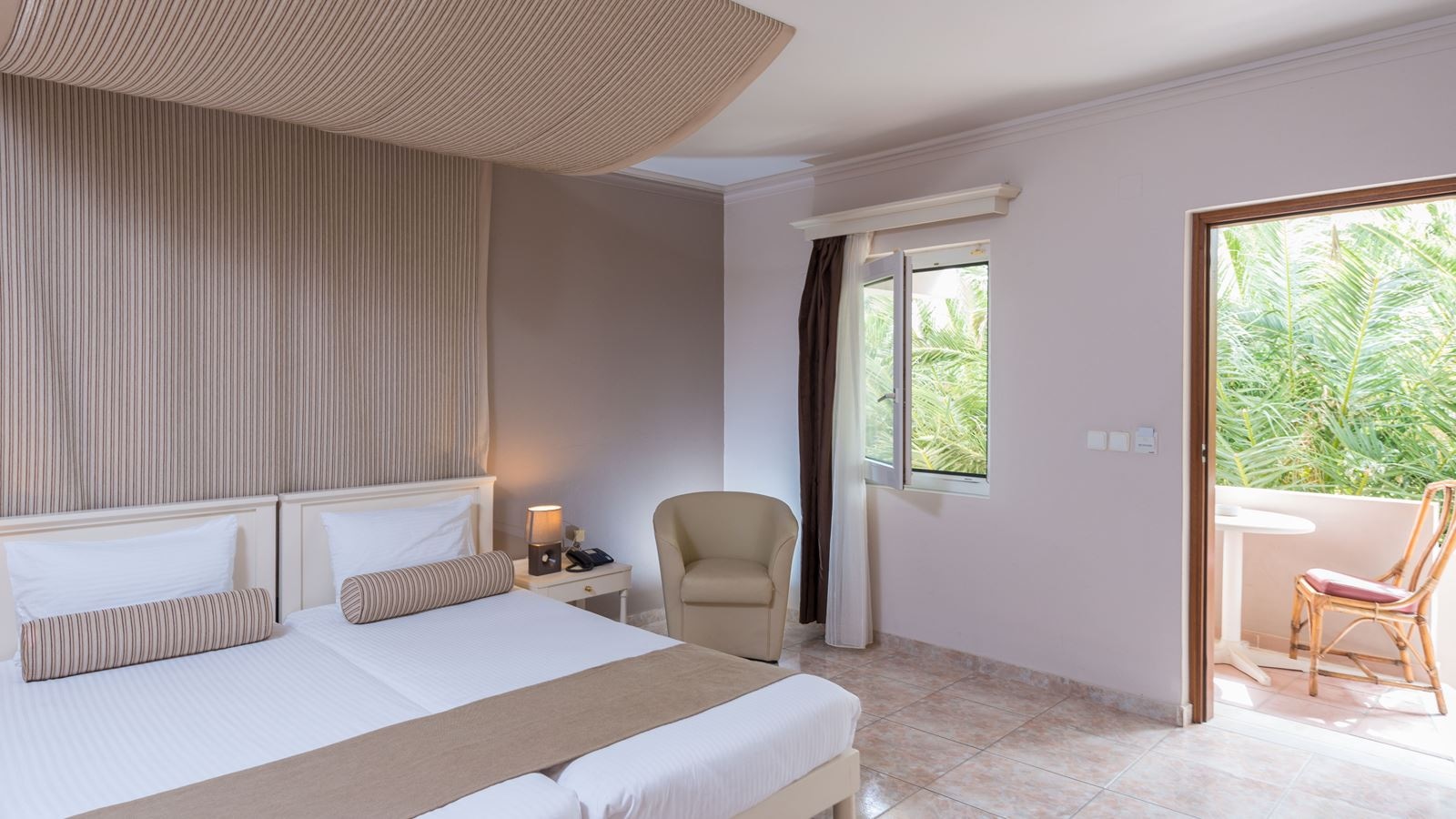 rooms-double-room-land-view