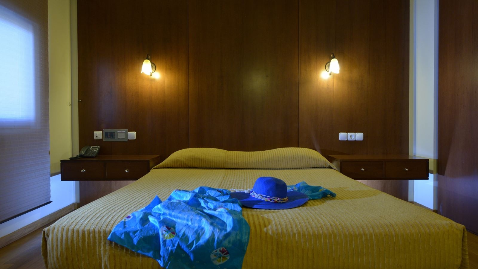 rooms-vip-suite-land-view