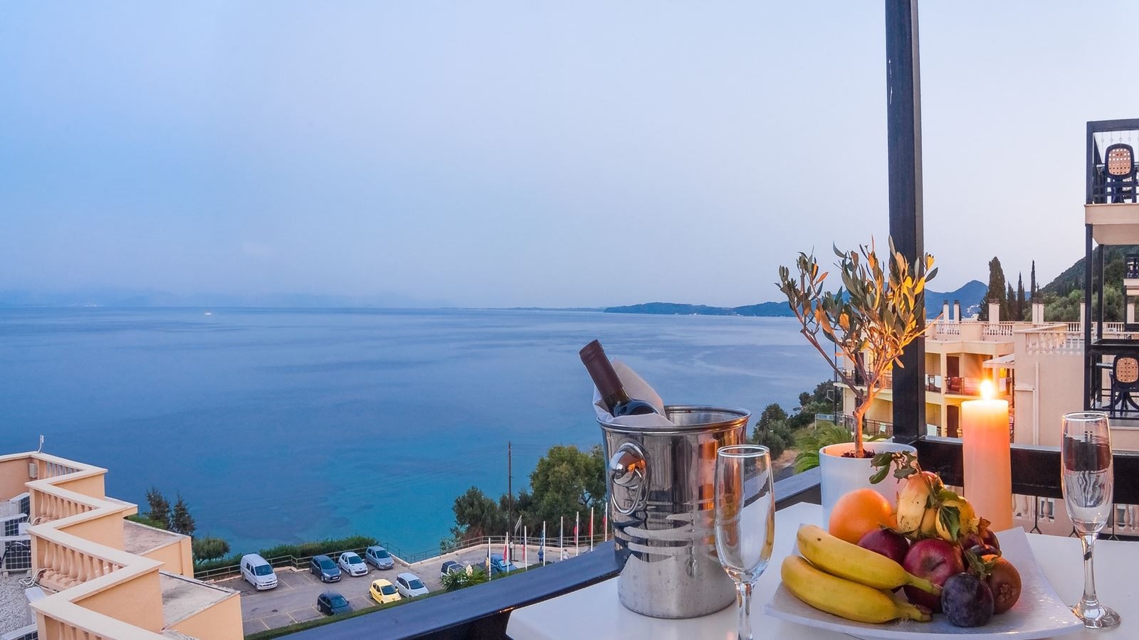 rooms-twin-standard-room--balcony-or-terrace-