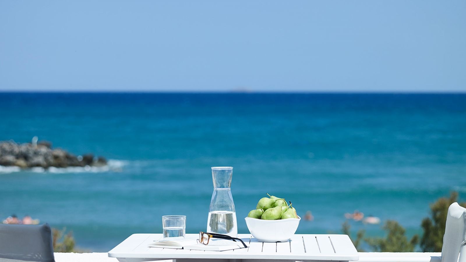 rooms-bungalow-sea-front