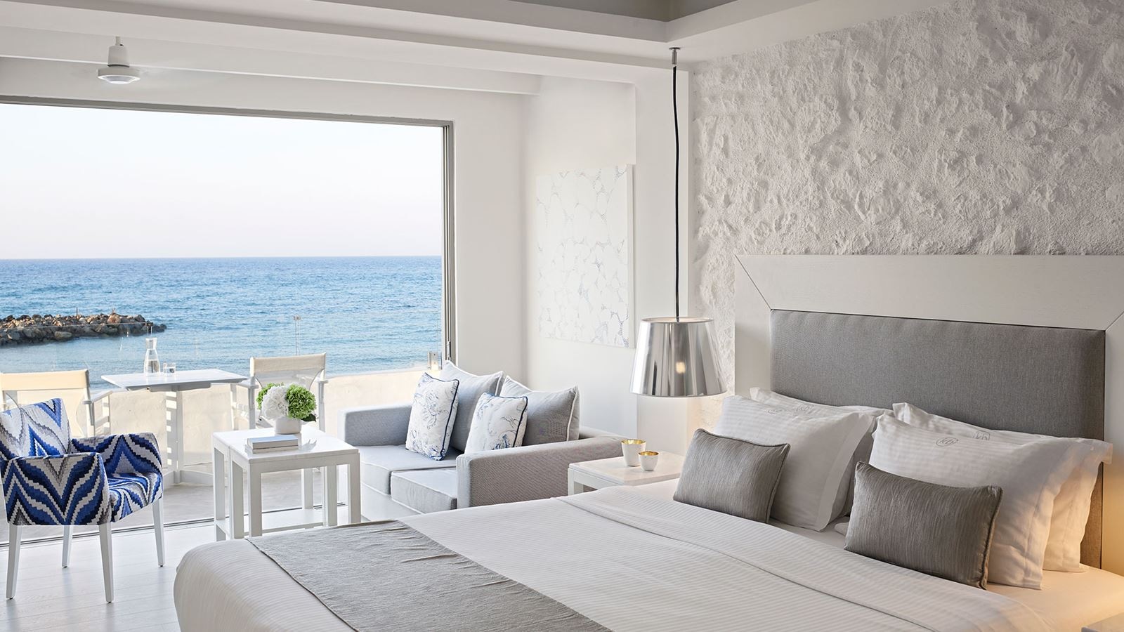 rooms-island-suite-sea-front