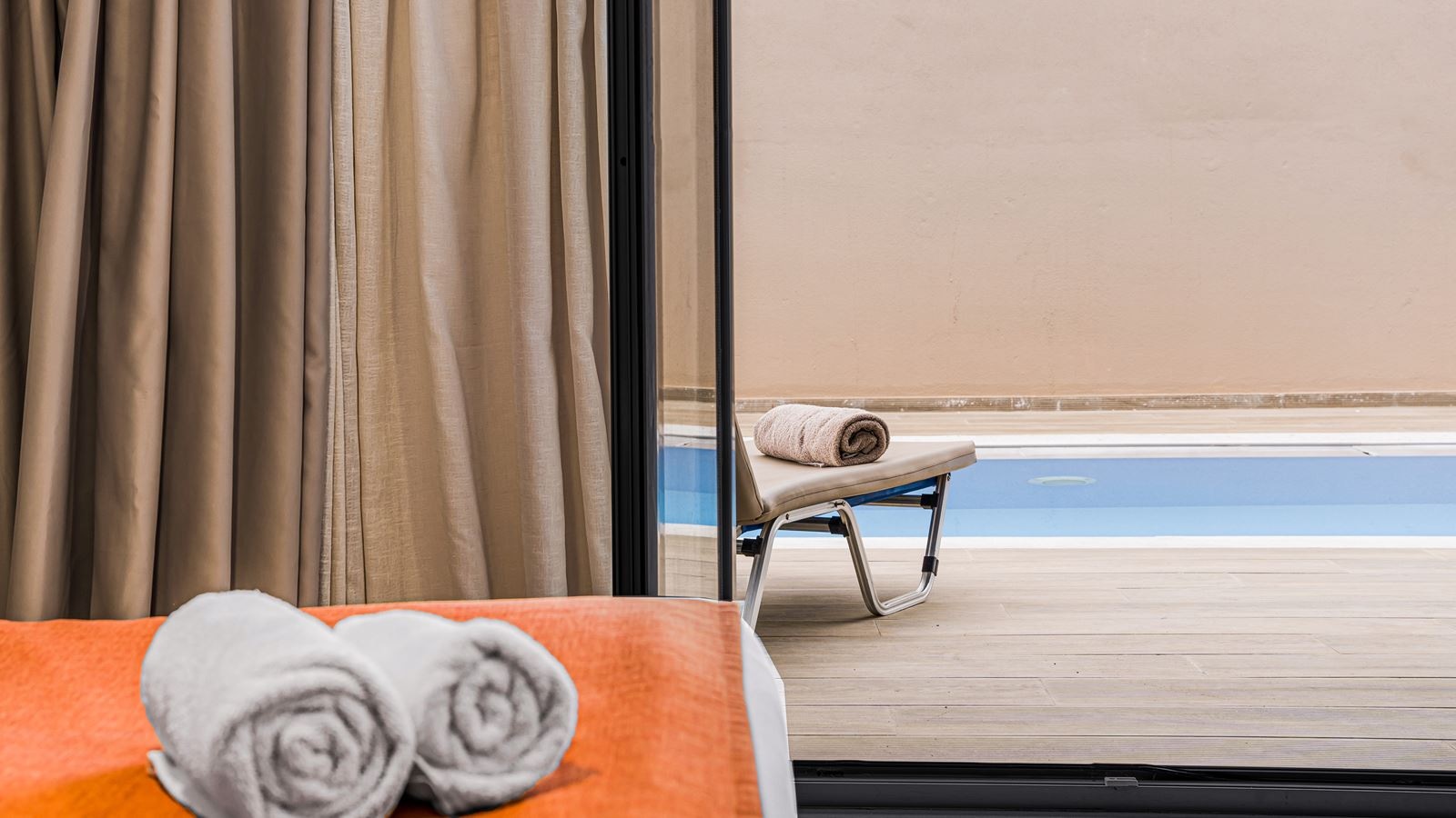 rooms-maisonaitte-sharing-pool---mountain-view