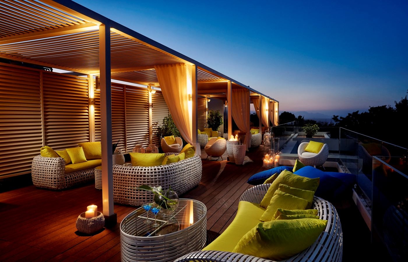 bars-galaxy-roof-lounge-bar