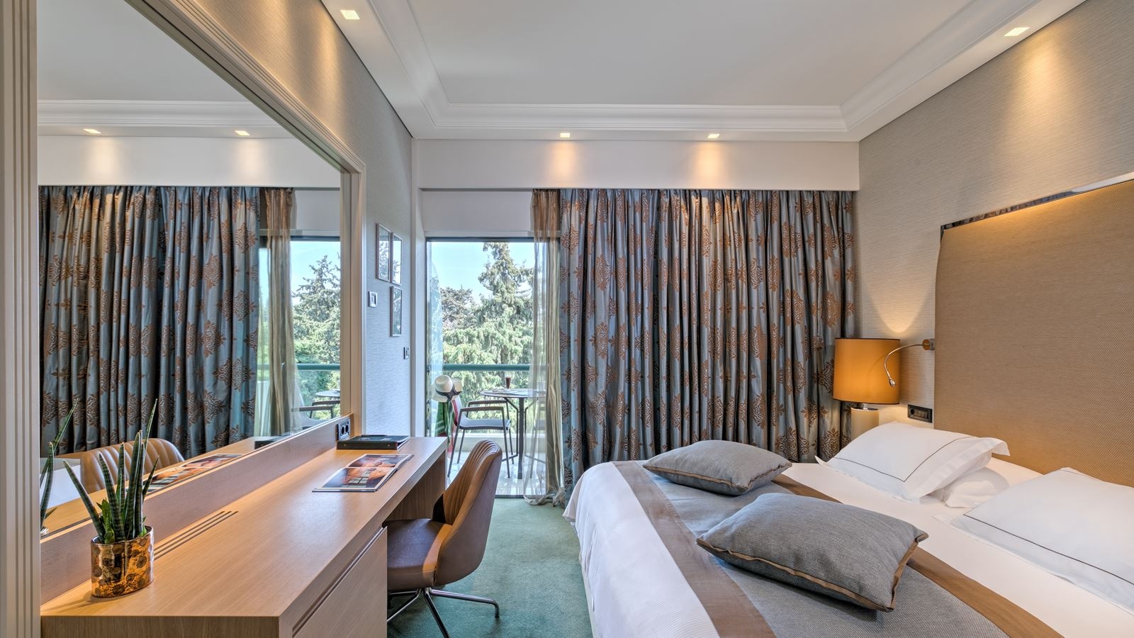 rooms-deluxe-double-room