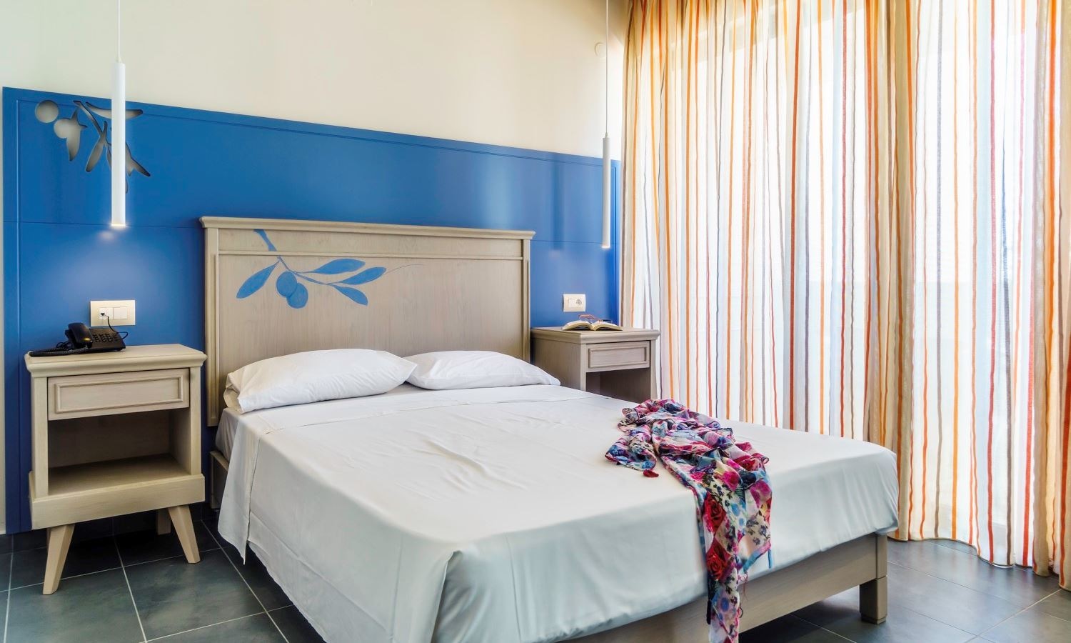 rooms-superior-room-sidesea-view