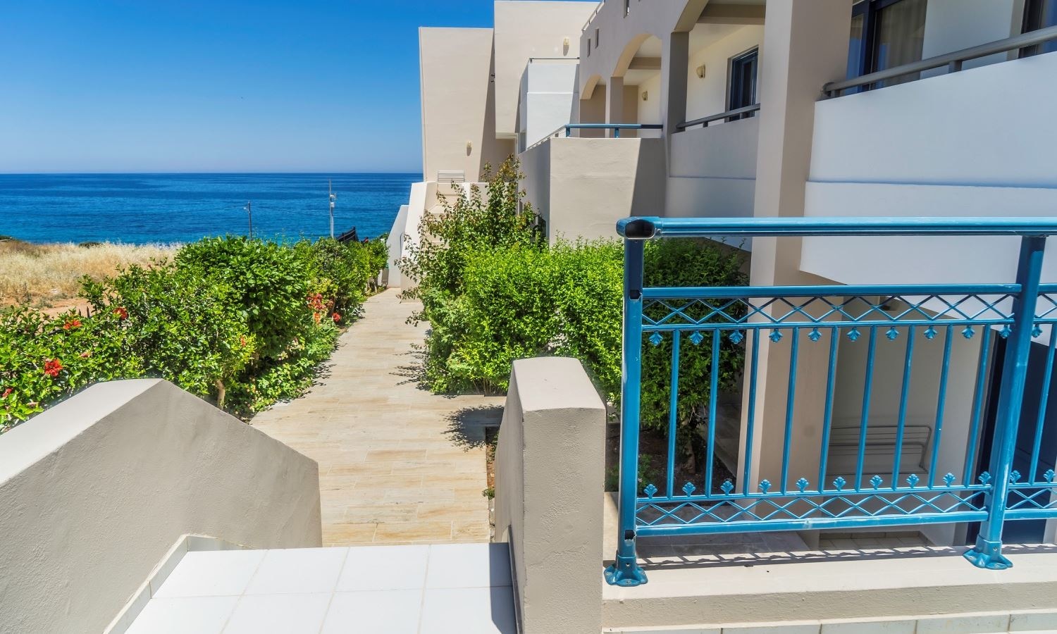 rooms-superior-room-sidesea-view