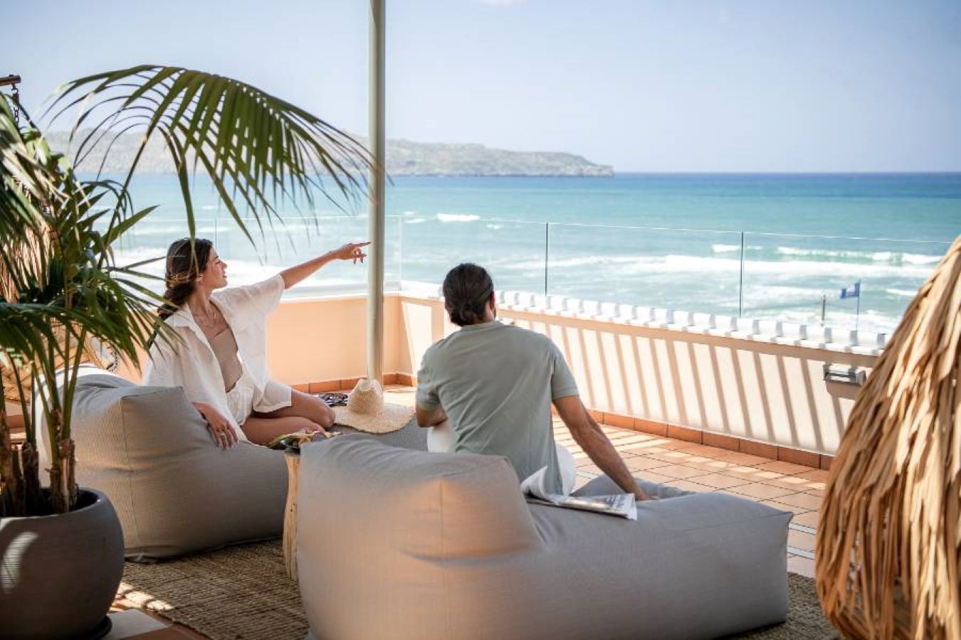 rooms-honeymoon-suite-with-outdoor-hot-tub