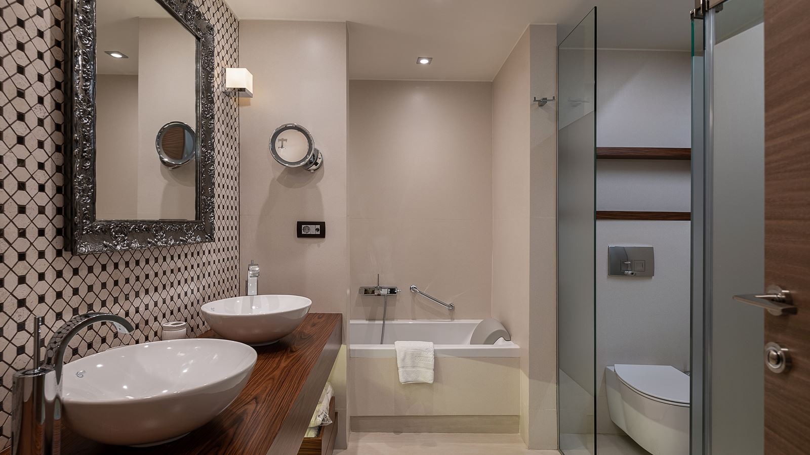 rooms-luxury-executive-suite-with-private-pool-inland-view