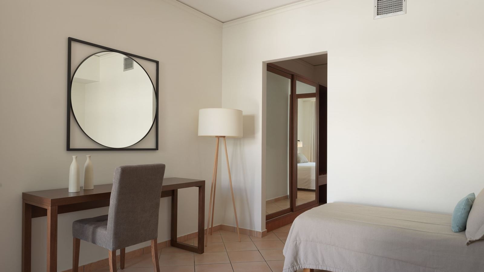 rooms-family-1-bedroom