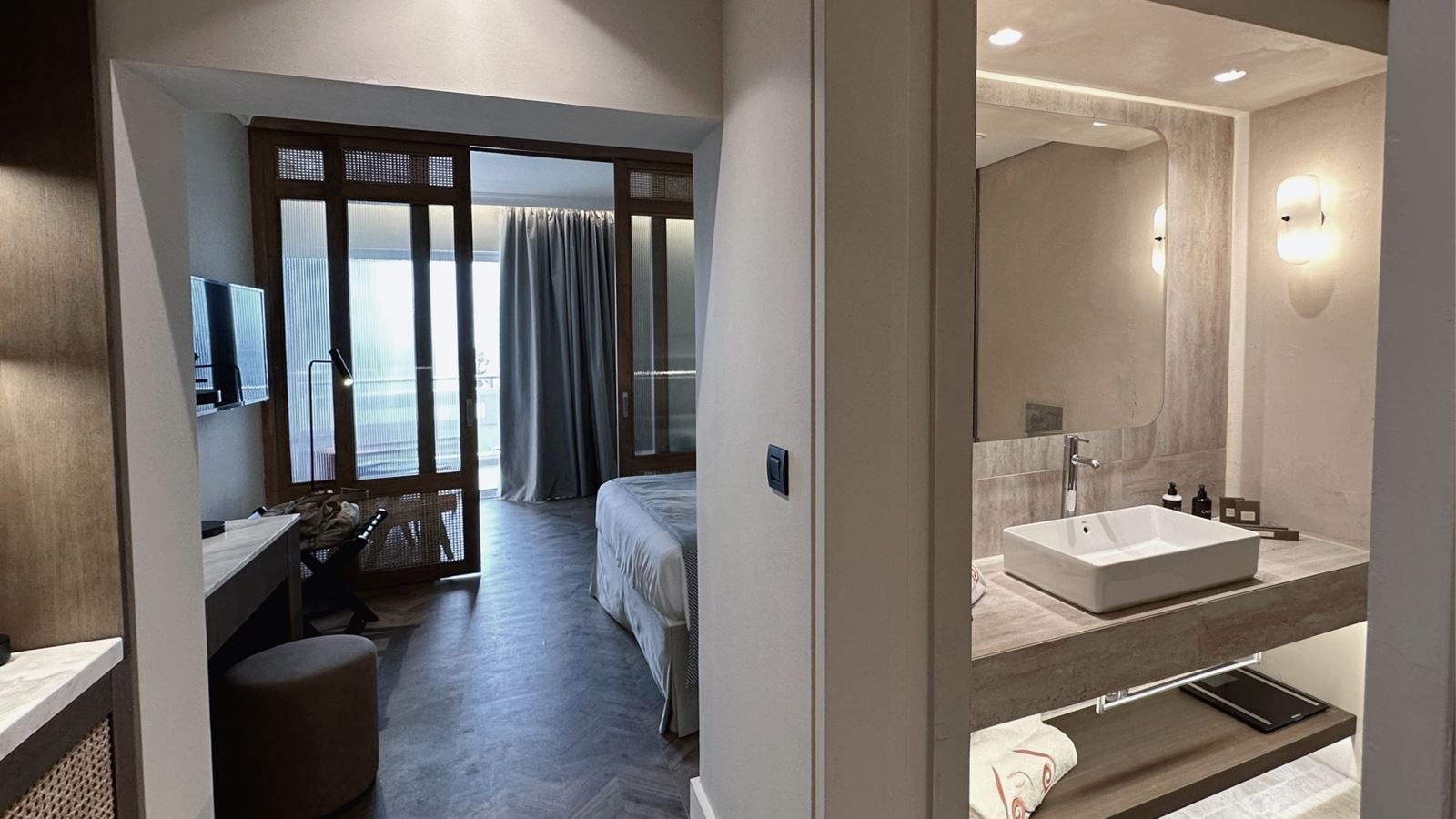 rooms-superior-triple-sliding-door-sea-view