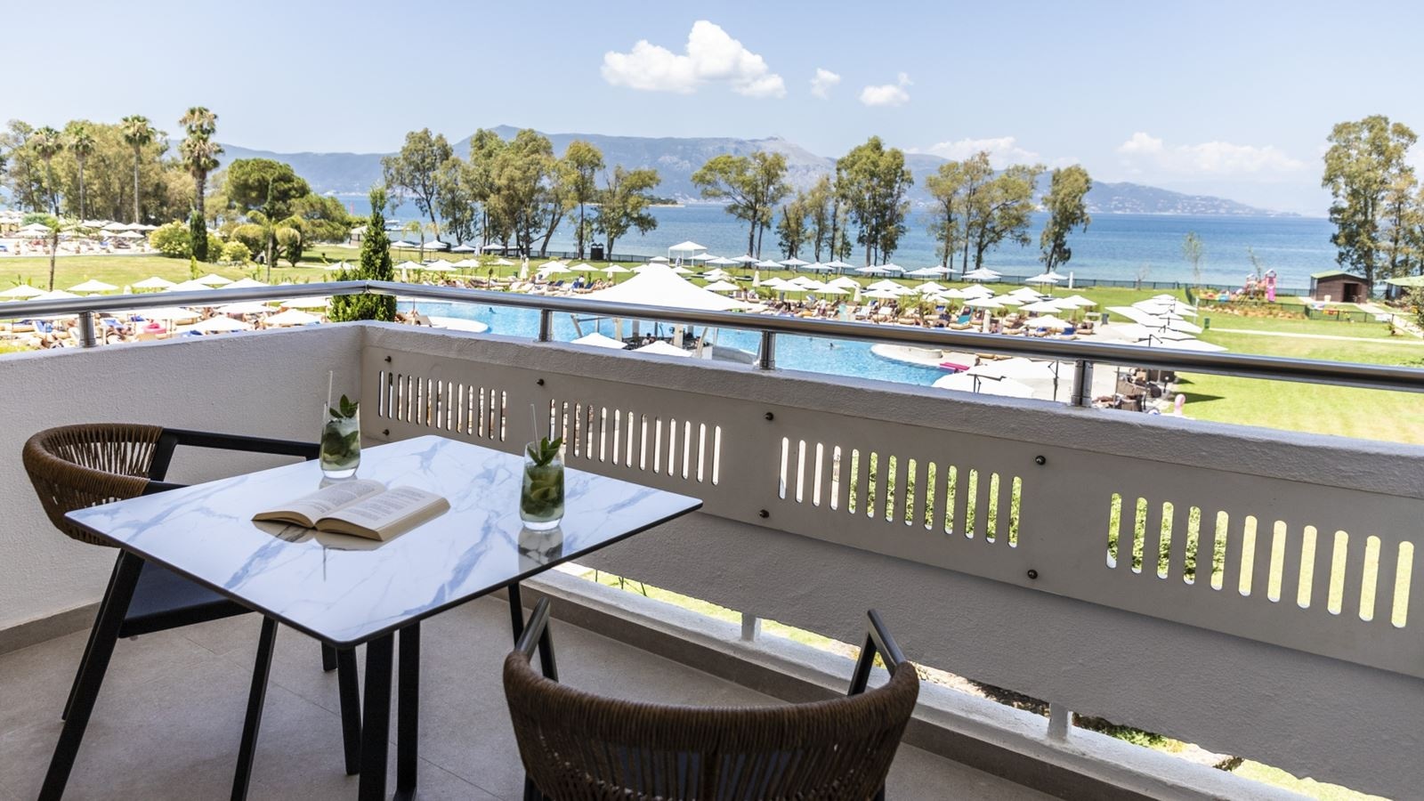 rooms-superior-doubletwin-sea-view