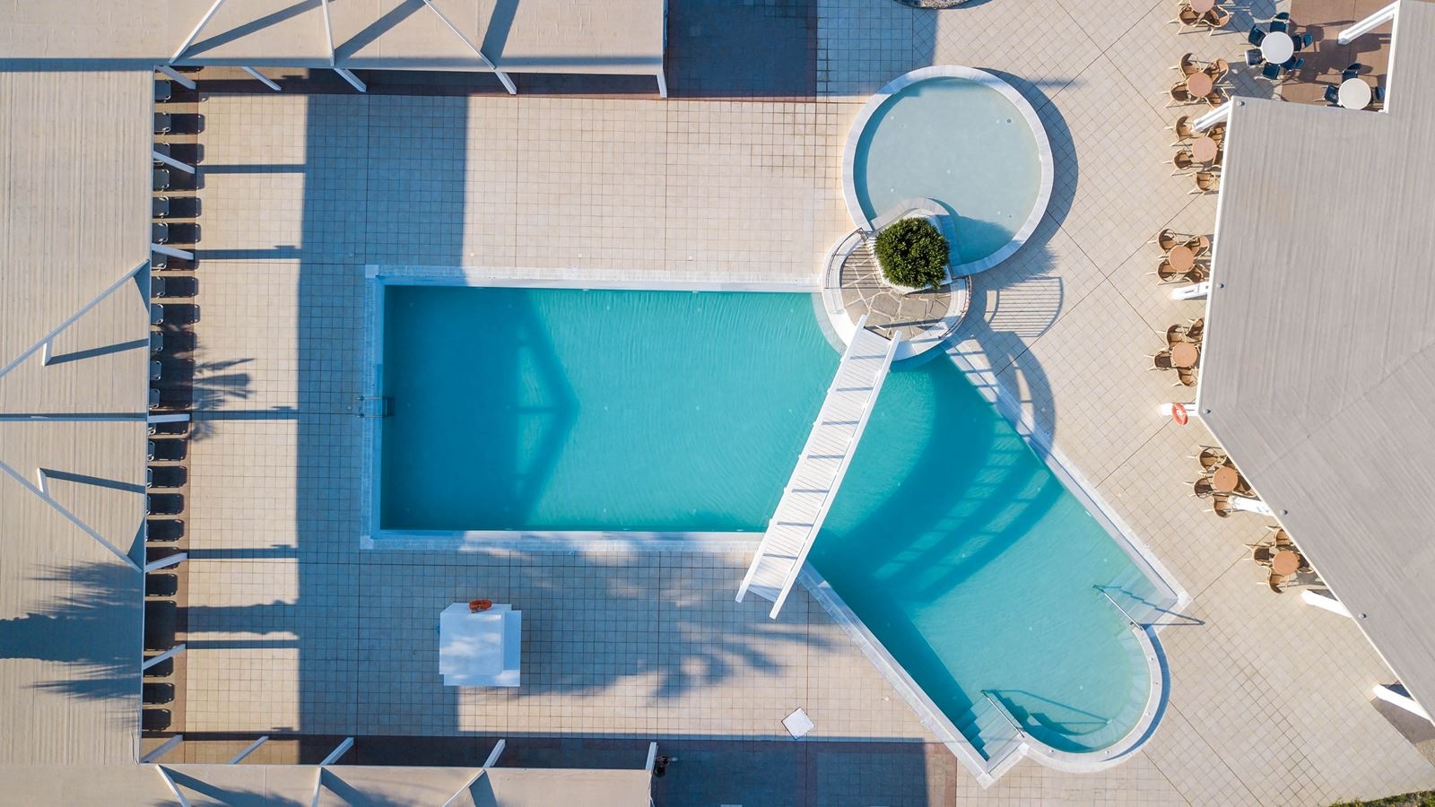 restaurants-snack-bar-white