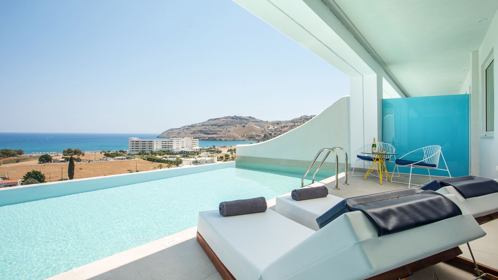 rooms-executive-suite-sea-view-with-private-pool