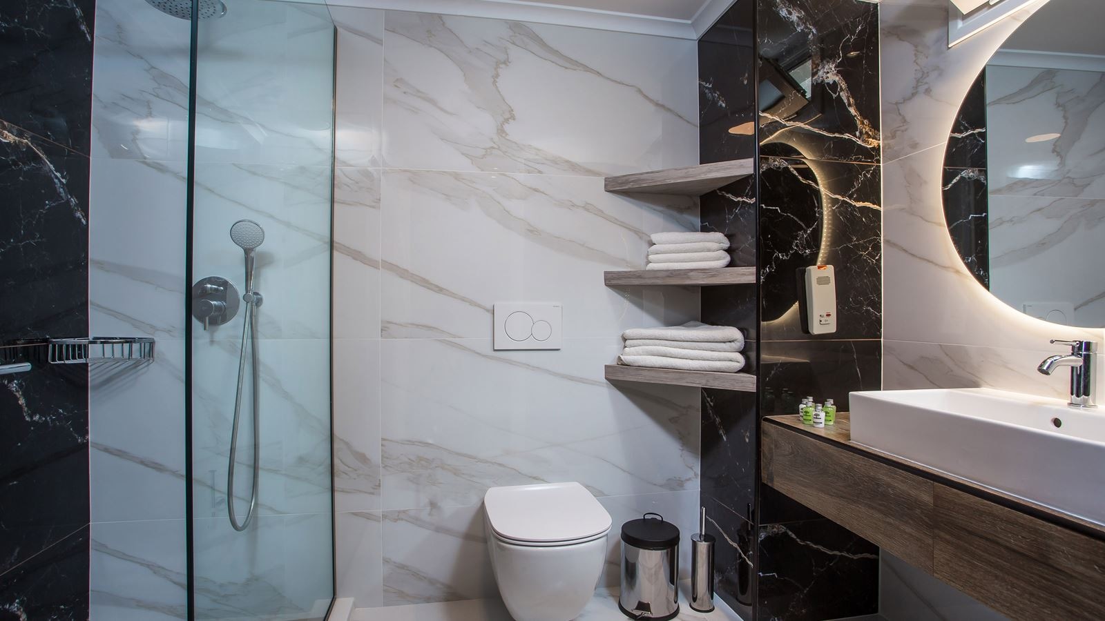 rooms-single-use-standard-room-balcony