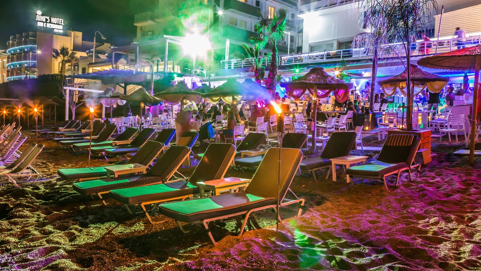 bars-kahlua-beach-bar