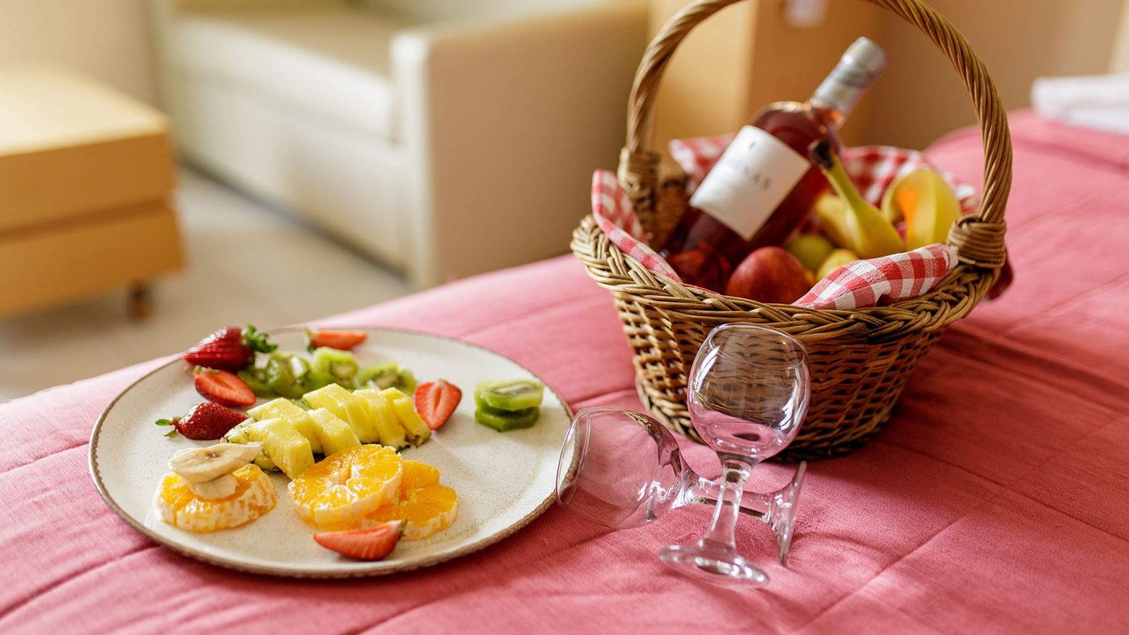 rooms-2-bedrooms-family-bungalow-garden-view-ground-floor-balcony