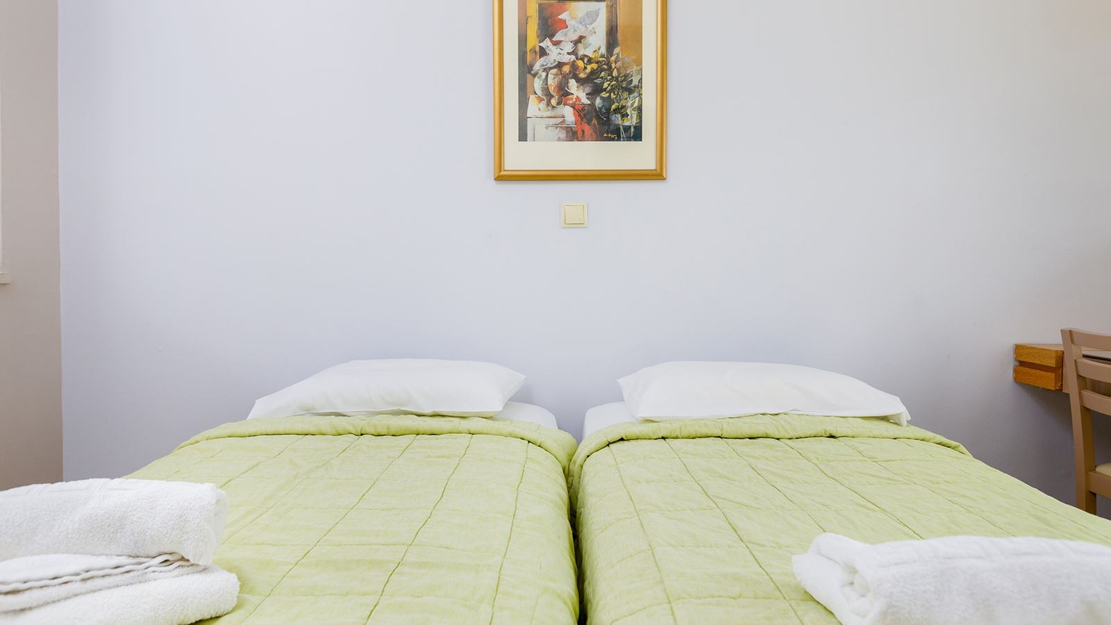 rooms-2-bedrooms-family-bungalow-garden-view-ground-floor-balcony