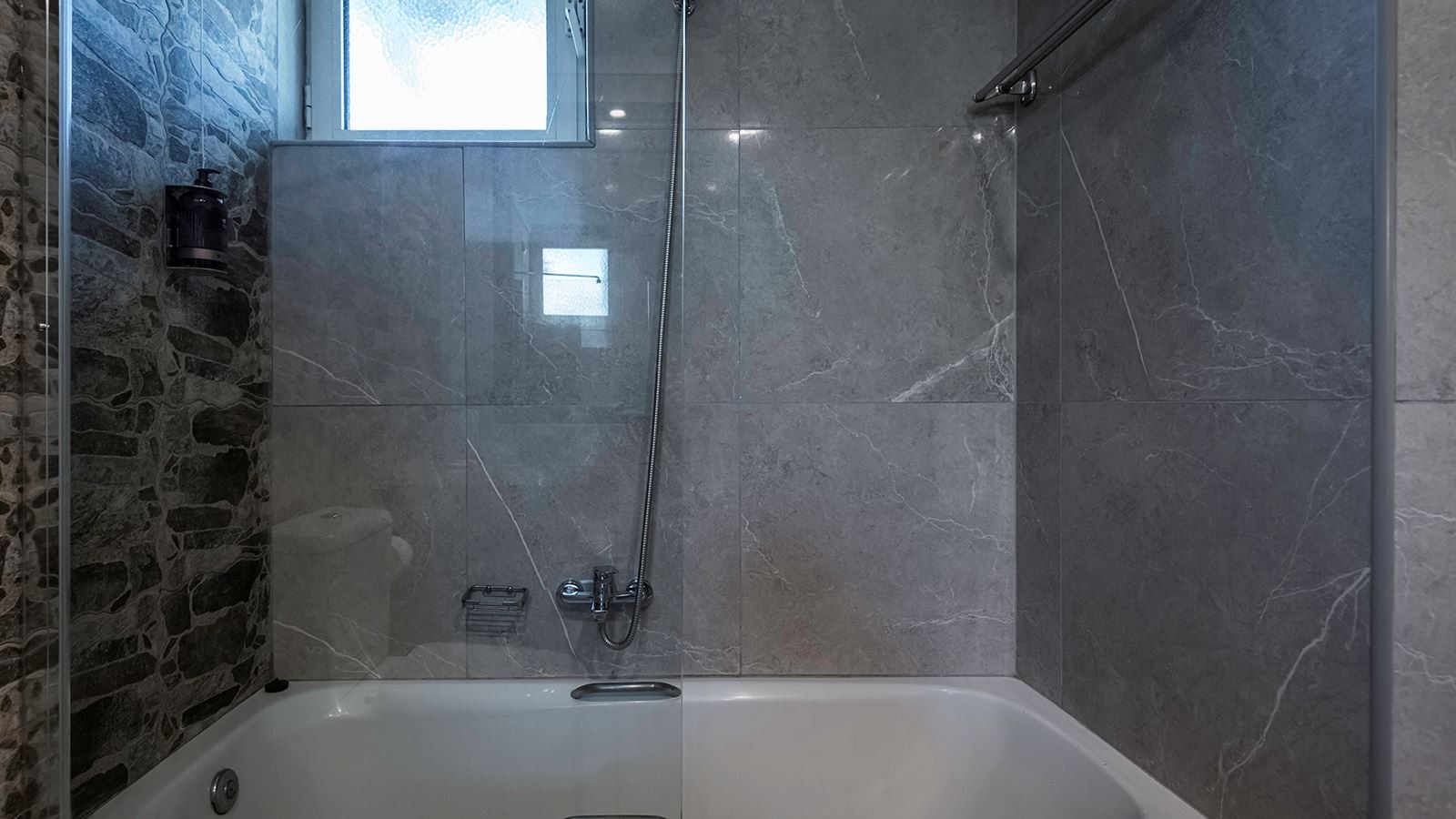 rooms-swim-up-bungalow-pool-view-terrace